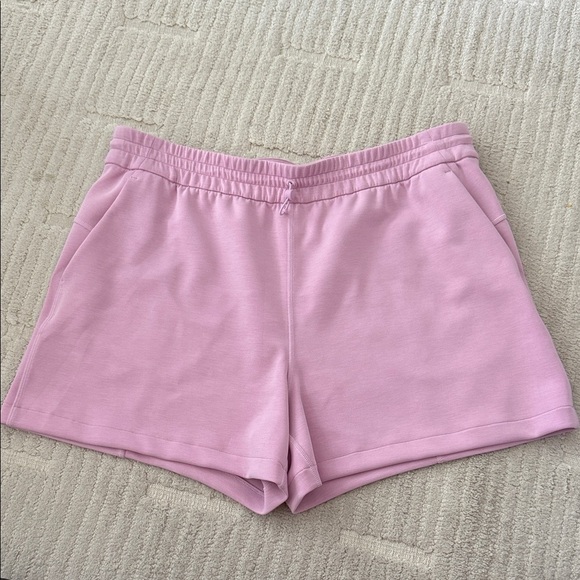 lululemon athletics Softstreme High-Rise Short 4" - Picture 1 of 3